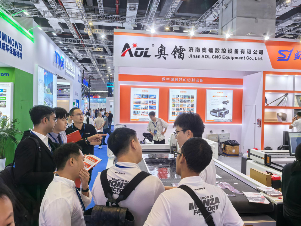 奥镭闪耀上海复材展：复合材料创新浪潮中的内外贸合作新篇章