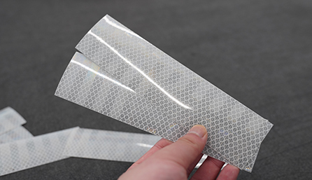 交通标识反光膜怎么切割？